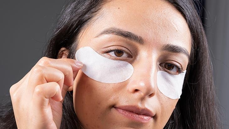 Göz altı halkaları tarih olacak Pahalı kremler çöpe, doğal iksir poşetin içinde Göz altı halkaları tarih olacak Pahalı kremler çöpe, doğal iksir poşetin içinde