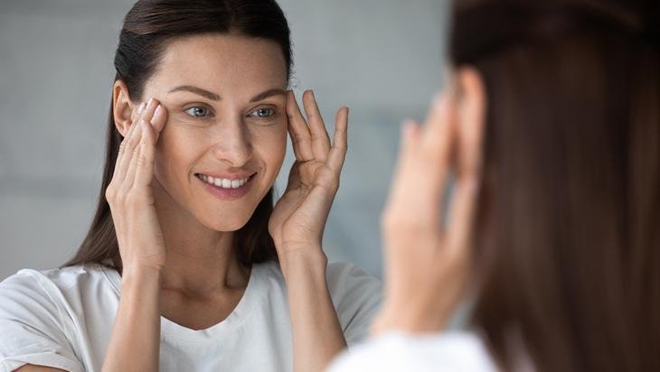 Göz altı halkaları tarih olacak Pahalı kremler çöpe, doğal iksir poşetin içinde Göz altı halkaları tarih olacak Pahalı kremler çöpe, doğal iksir poşetin içinde