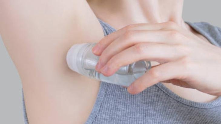 Deodorant ya da roll-on fark etmiyor İş sürüşte bitecek, tekrarlamak hata