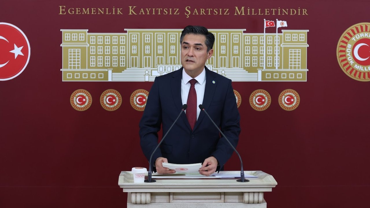 mamoglu-sansurlenince-dayanamadi-can-alici-sorulari-pes-pese-siraladi-2.jpg