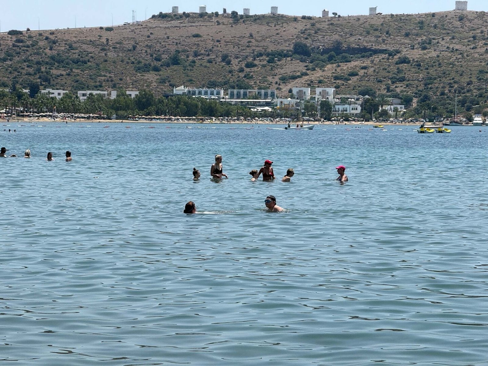 bodrumda-plajlarda-bayram-yogunlugu-753649-222433.jpg
