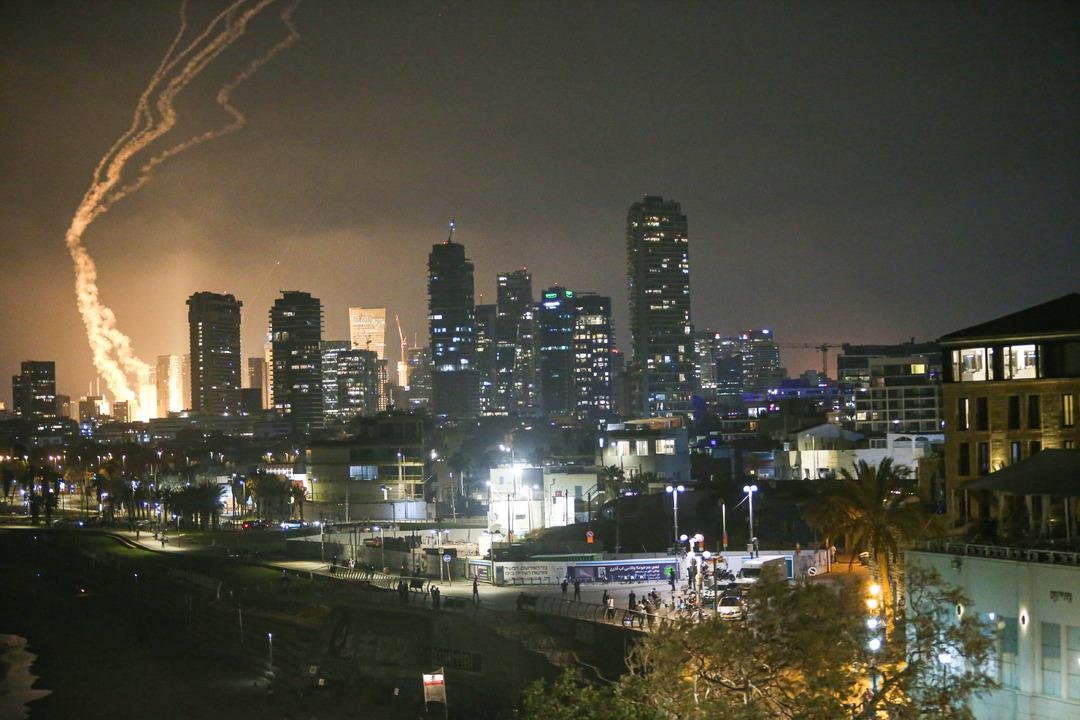 AA-20250613-38270618-38270616-IRAN_ISRAILE_MISILLEME_SALDIRISI_BASLATTI