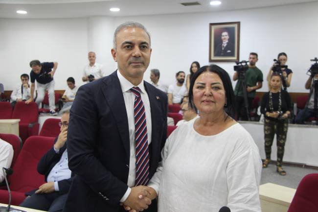 seyhan-belediyesinde-baskan-vekiligini-769818-227373.jpg