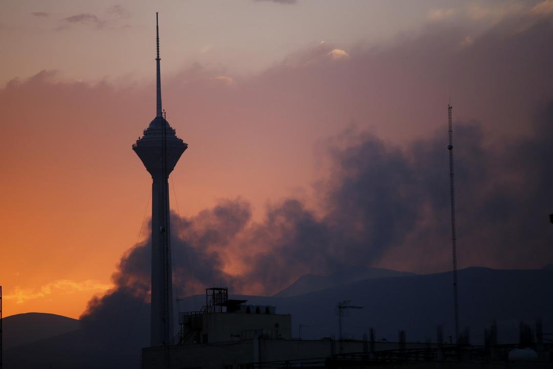 AA-20250616-38297508-38297502-ISRAIL_IRAN_DEVLET_TELEVIZYONU_BINASINI_VURDU