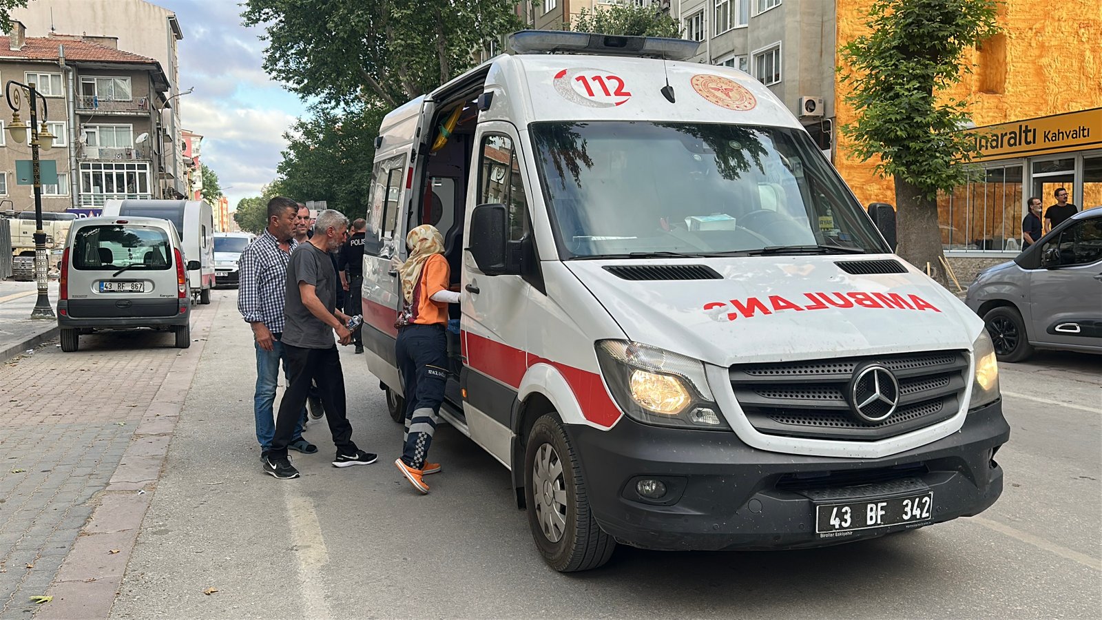 emlak-ofisinde-cikan-yanginda-6-kisi-dum-790288-233752.jpg