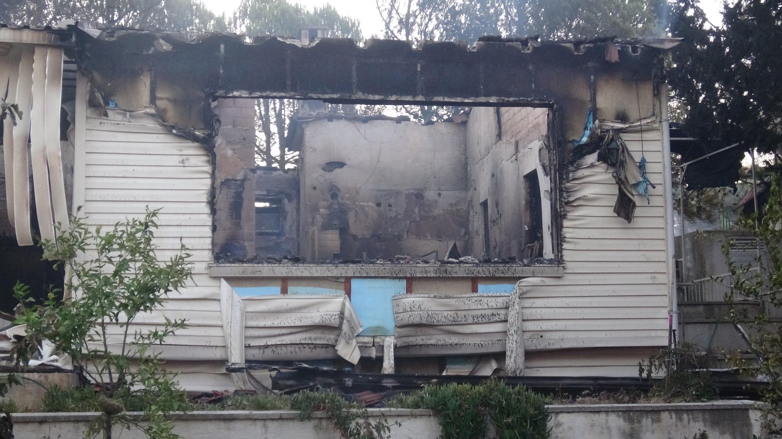 izmirde-2-ayri-noktada-orman-yangini-9-791333-234044-min.jpg
