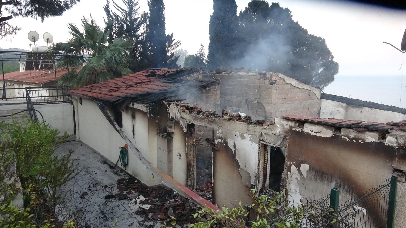 izmirde-2-ayri-noktada-orman-yangini-9-791331-234044-min.jpg