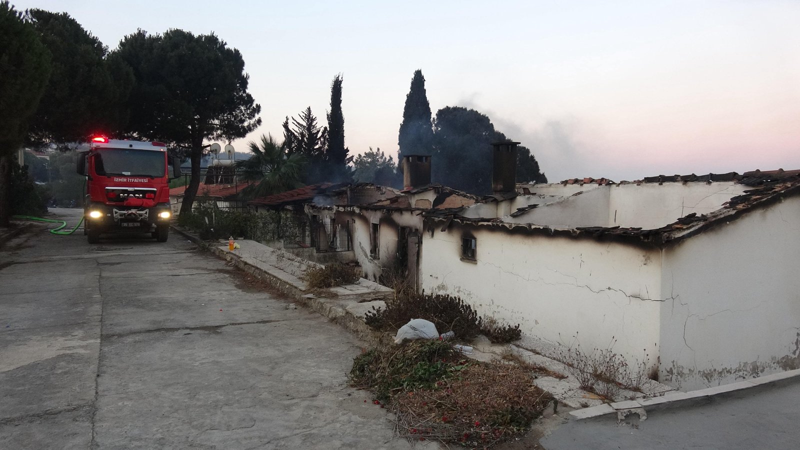 izmirde-2-ayri-noktada-orman-yangini-9-791329-234044-min.jpg