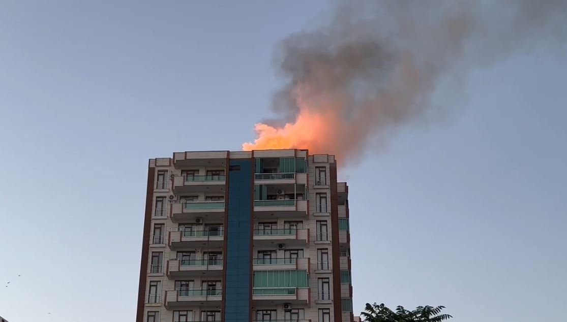 diyarbakirda-13-katli-apartmanda-yangin-752830-222197.jpg