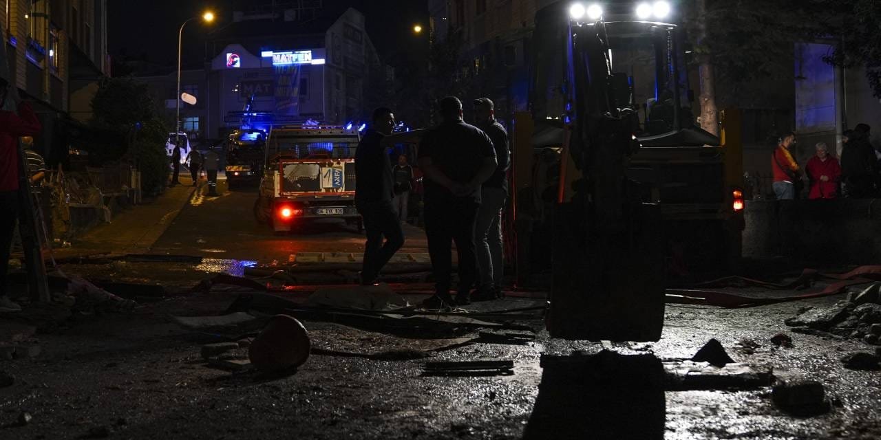 bodrum-katlari-su-basti-uzerine-duvar-cotu-12-min.jpg
