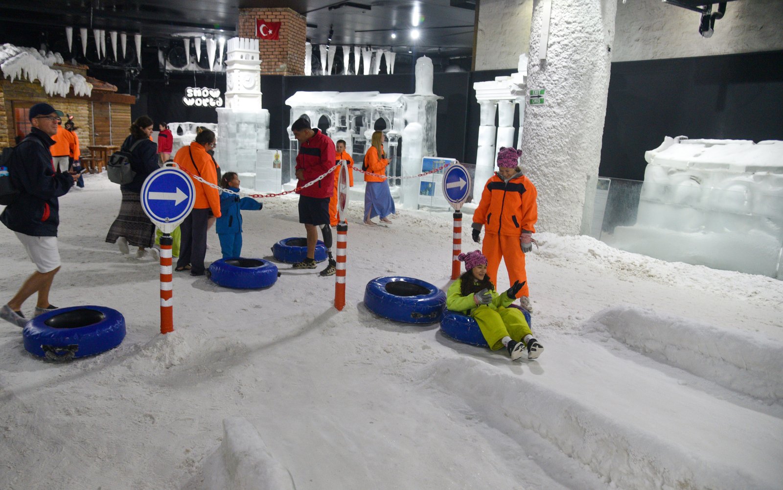 antalyada-40-derece-sicaktan-bunalanlar-830657-246163.jpg