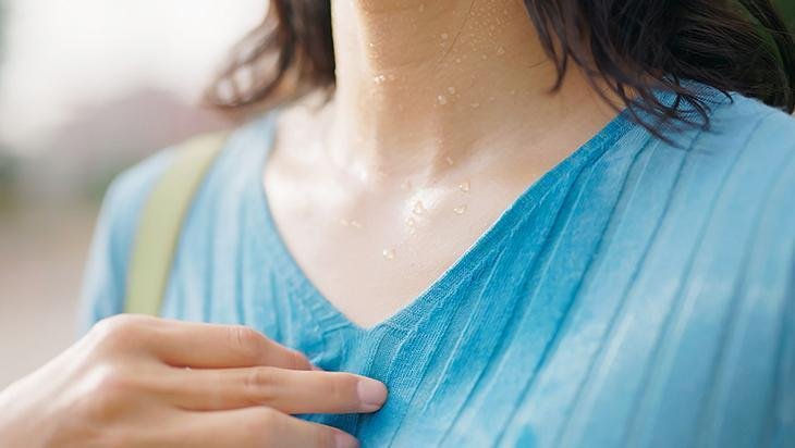 Terli kıyafetle gezenin başı belada Gözeneklere dolup şişiyor, acısı can yakıyor
