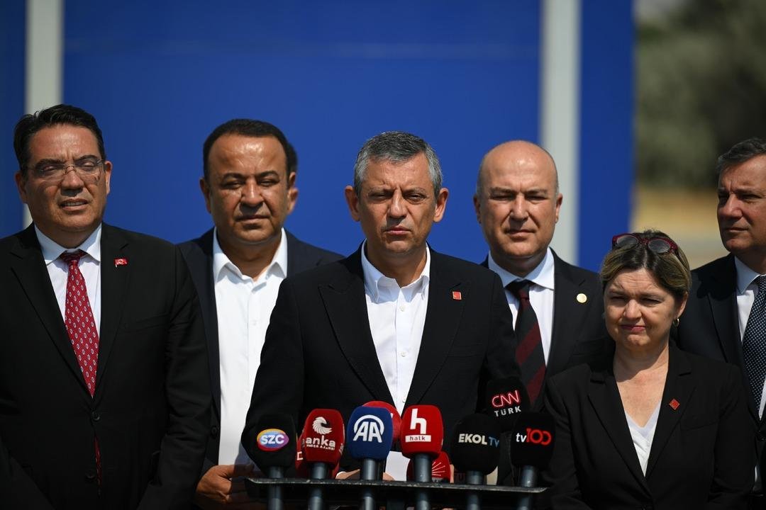 Eşi Didem Özel'in emekli maaşını açıkladı! Özgür Özel: 
