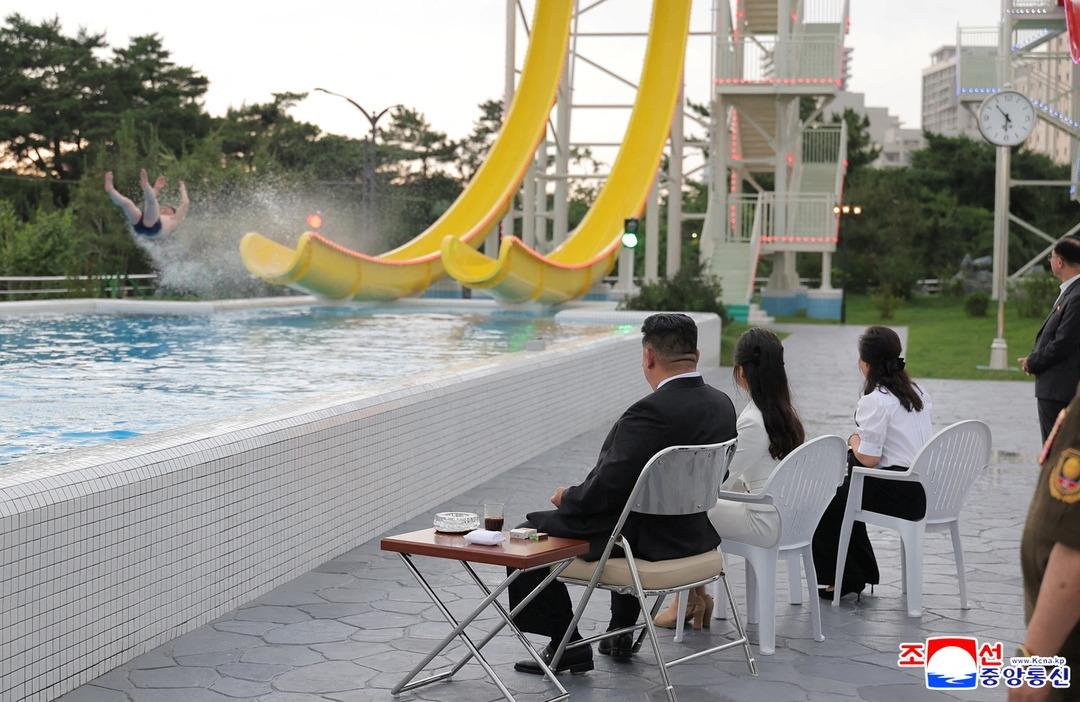 Dünyanın en gizemli ülkesinde bir tatil köyü! Rus turistler anlattı 