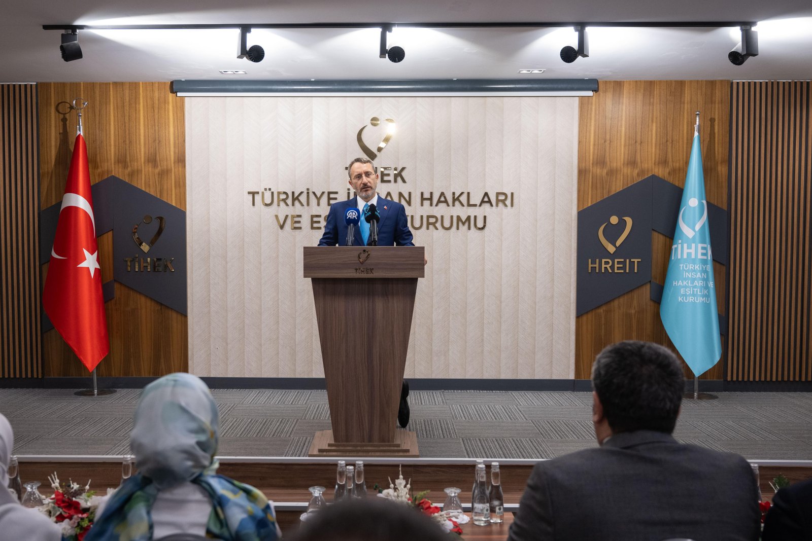aa-20250807-38766746-38766742-tihek-baskani-altun-insan-haklari-ve-esitlik-hukuku-sertifika-toreninde-konustu-min.jpg