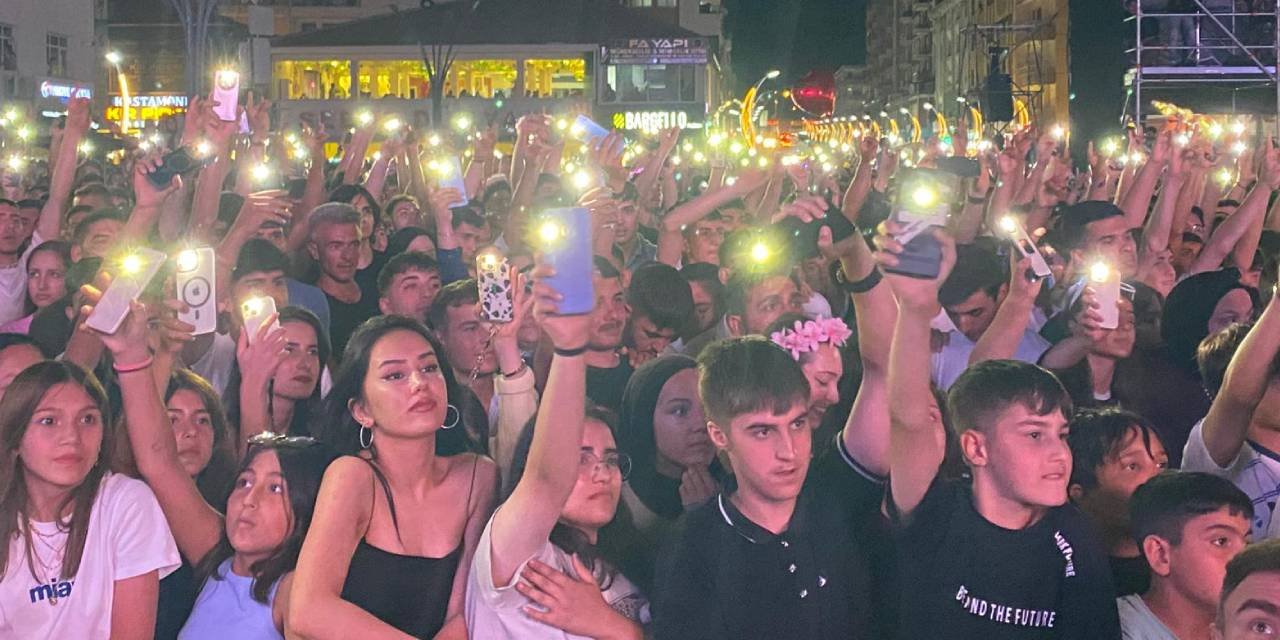 en-buyugu-hayko-cepkinin-memleketinde-yapildi-akin-ettiler.jpg