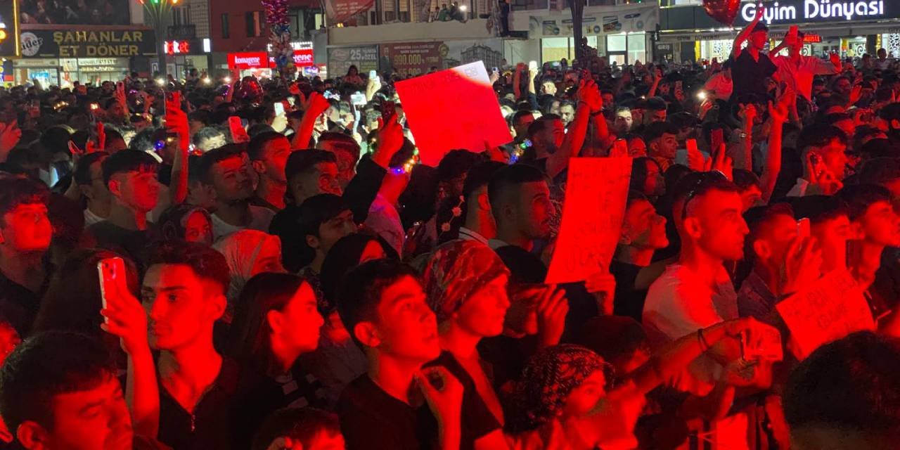 en-buyugu-hayko-cepkinin-memleketinde-yapildi-akin-ettiler-4.jpg