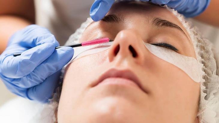 Türkan Şoray kirpiklerine sahip olmak çok kolay Maskaraya para yığmayın, işte formülü