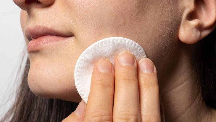 Yara izlerini bile kapatan ev yapımı serum Cildi anında onarıyor, ne akne kalacak ne sivilce