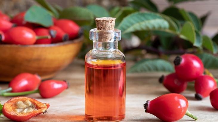 Yara izlerini bile kapatan ev yapımı serum Cildi anında onarıyor, ne akne kalacak ne sivilce