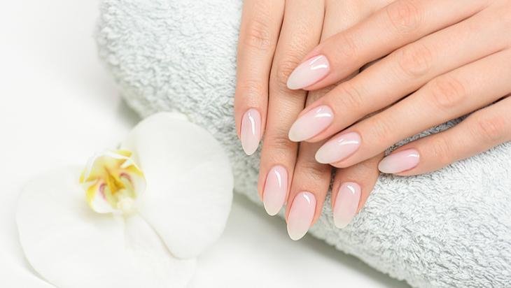 Renkliler tarihe karıştı, tertemiz tırnaklar yeni moda Süt banyosu manikürü yapın