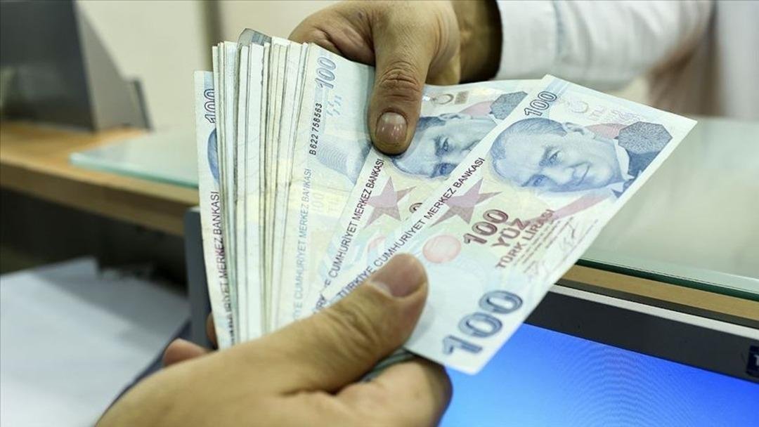 2026 asgari ücret ve emekli maaş zammı ne kadar olacak? Özgür Erdursun dan %20 iddiası: 26 bin 526 TL masada 4