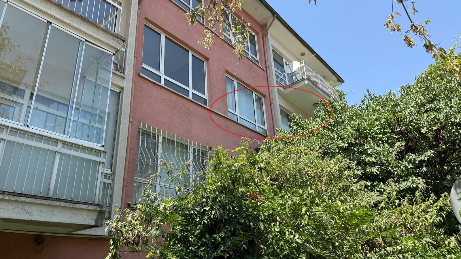 bosanma-asamasindaki-esi-tarafindan-boga-851408-252536.jpg
