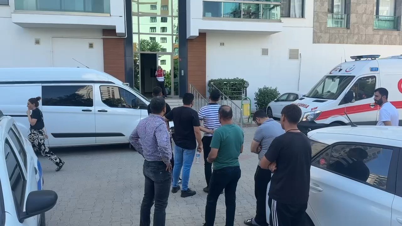 su-tahliye-etmek-isterken-akima-kapilan-848489-251600.jpg