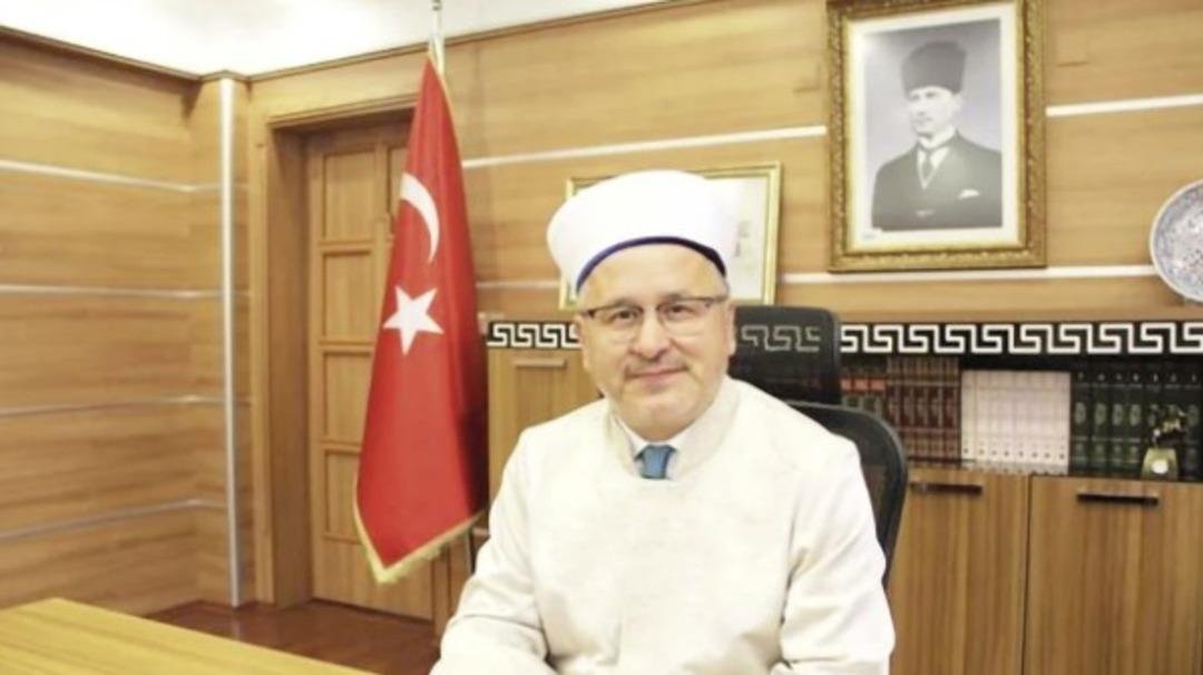 Bolu İl Müftüsü yaptığı paylaşım sonrası  dinsizlikle  suçlandı!  Beni kafir saydılar  diyerek tepki gösterdi 1