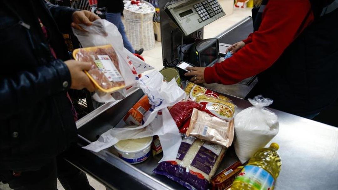  Bakanlıklarla görüştük  Marketler için  pazar günü kapalı olsun  önerisi  Pilot bölgelerde başlayıp...  5