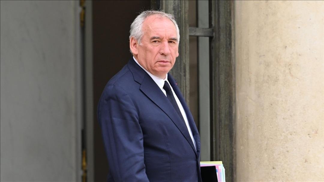 Son dakika | Fransa yarım asırdır böylesini görmedi! Başbakan Bayrou güvenoyu alamadı, hükümet düştü: Macron un önünde istifa seçeneği de var 3