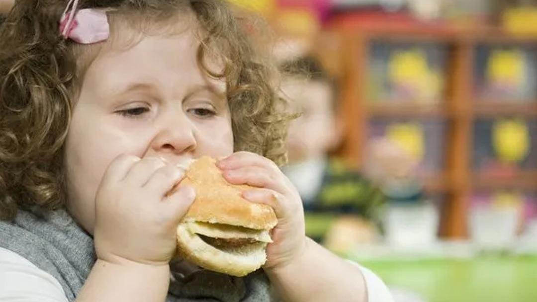 Anne babalar dikkat! Obez çocuk sayısı obez olmayan çocuk sayısını geçti 3