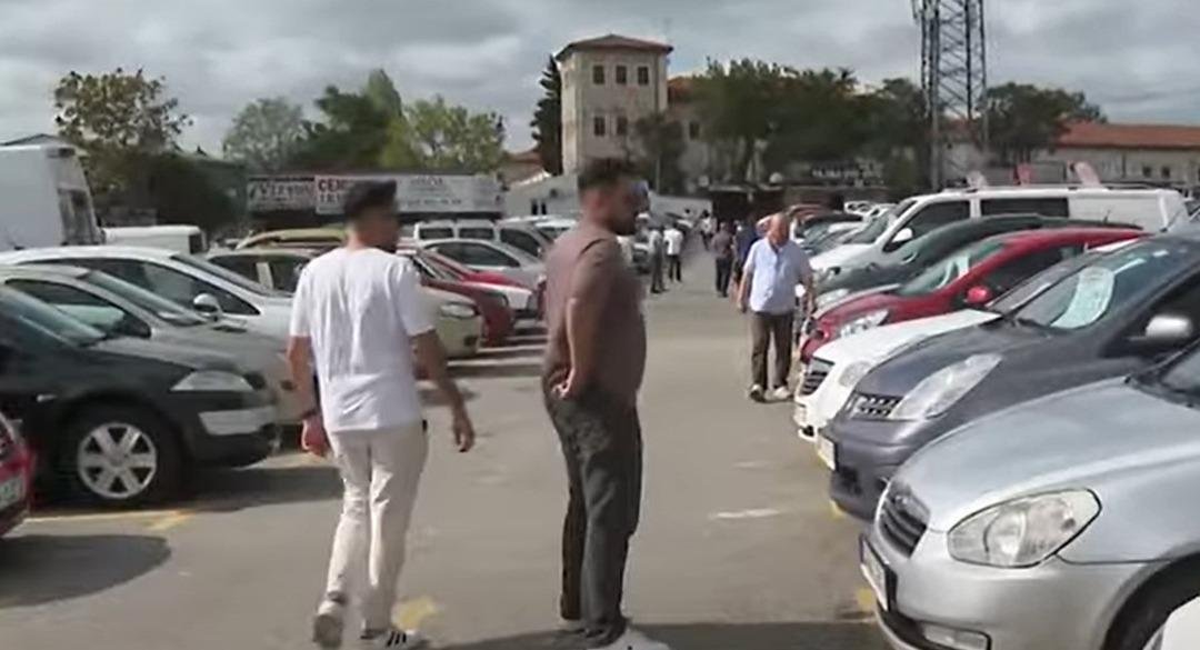 İkinci elde  sakin  seyir! Araba almak isteyenlere  fiyat  uyarısı... İşte en düşük rakamlar 3