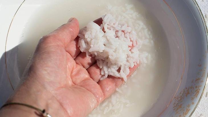 Japonların bele uzanan saçlarının sırrı afişe oldu Yüzyıllık tüyo, 10 dakikada etki ediyor