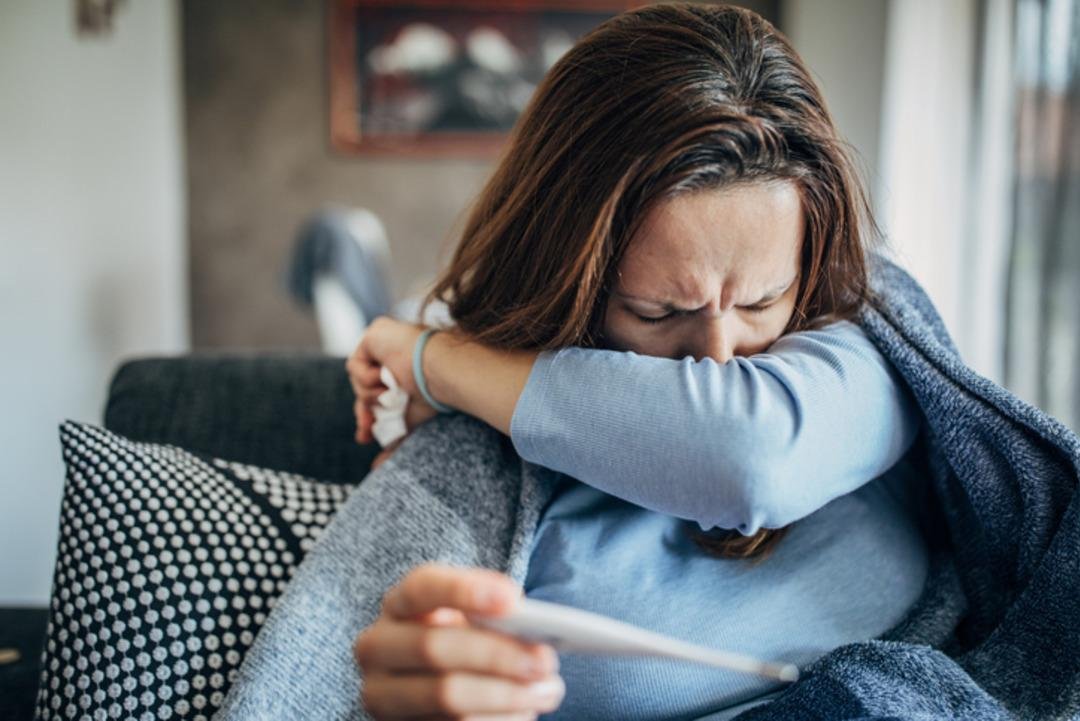 Mevsim geçişlerinde grip riskine dikkat! Soğuk algınlığı ile karıştırmayın! Uzmanlardan aşı uyarısı: 'grip aşısı her yıl yapılmalı'></p>
<p>(DHA)</p>
<div class=
