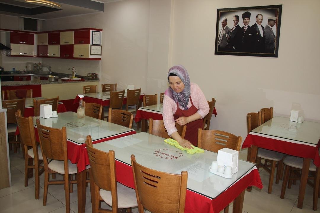 Kredi çekmeden dükkan sahibi oldu! Depo halindeydi, 2 masa ile başladı şimdi ise... 2