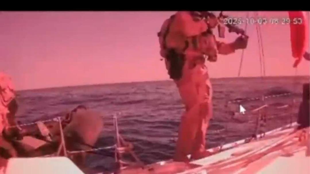 Son dakika | Son gemi de alıkondu! İsrail askerlerinden bu kez Marinette'ye baskın: İçinde Türk aktivistler de vardı 4