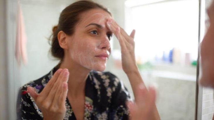 Kendisi 72, kızı 55 ama kimse inanamıyor 10 yaş genç gösteren tüyolar Kendisi 72, kızı 55 ama kimse inanamıyor 10 yaş genç gösteren tüyolar