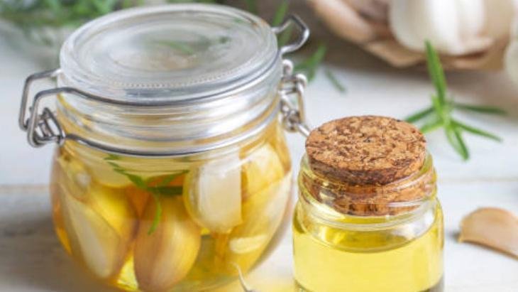 Zeytinyağı ve Sarımsak Kürü Zeytinyağı ve Sarımsak Kürü