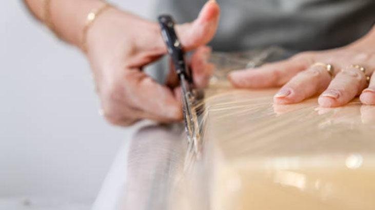 Kuaföre gitmeden evde fön mümkün Streçe sar, 5 dakikada farkı gör Kuaföre gitmeden evde fön mümkün Streçe sar, 5 dakikada farkı gör