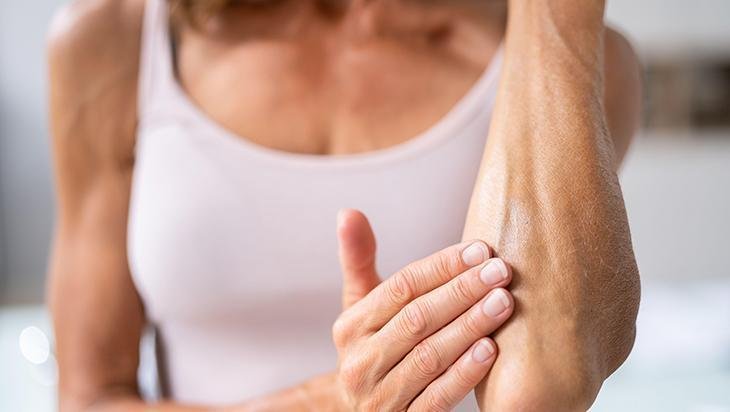 Diz ve dirsek kararmalarına birebir Ölü hücreleri arındırıp ton eşitleyen kabuk Diz ve dirsek kararmalarına birebir Ölü hücreleri arındırıp ton eşitleyen kabuk