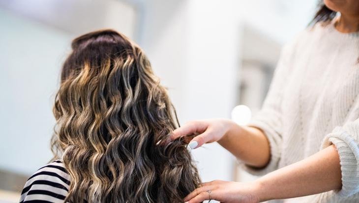 Bu maskeyle saçlar neme doyuyor 3 malzeme yetiyor Bu maskeyle saçlar neme doyuyor 3 malzeme yetiyor