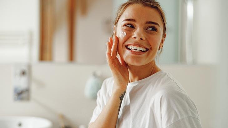 Doğal botoks etkisi veren yağ 3 malzemeyle tüm çizgiler siliniyor Doğal botoks etkisi veren yağ 3 malzemeyle tüm çizgiler siliniyor